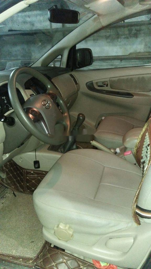 Toyota Innova 2014 - Cần bán xe Toyota Innova năm sản xuất 2014 còn mới