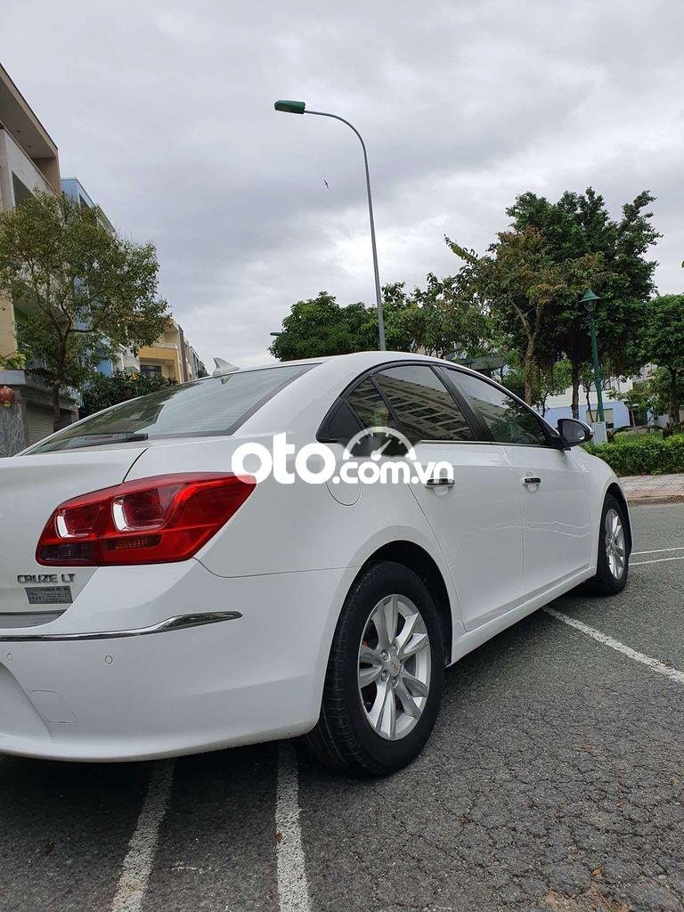 Chevrolet Cruze 2016 - Cần bán gấp Chevrolet Cruze đời 2016 còn mới, 298 triệu