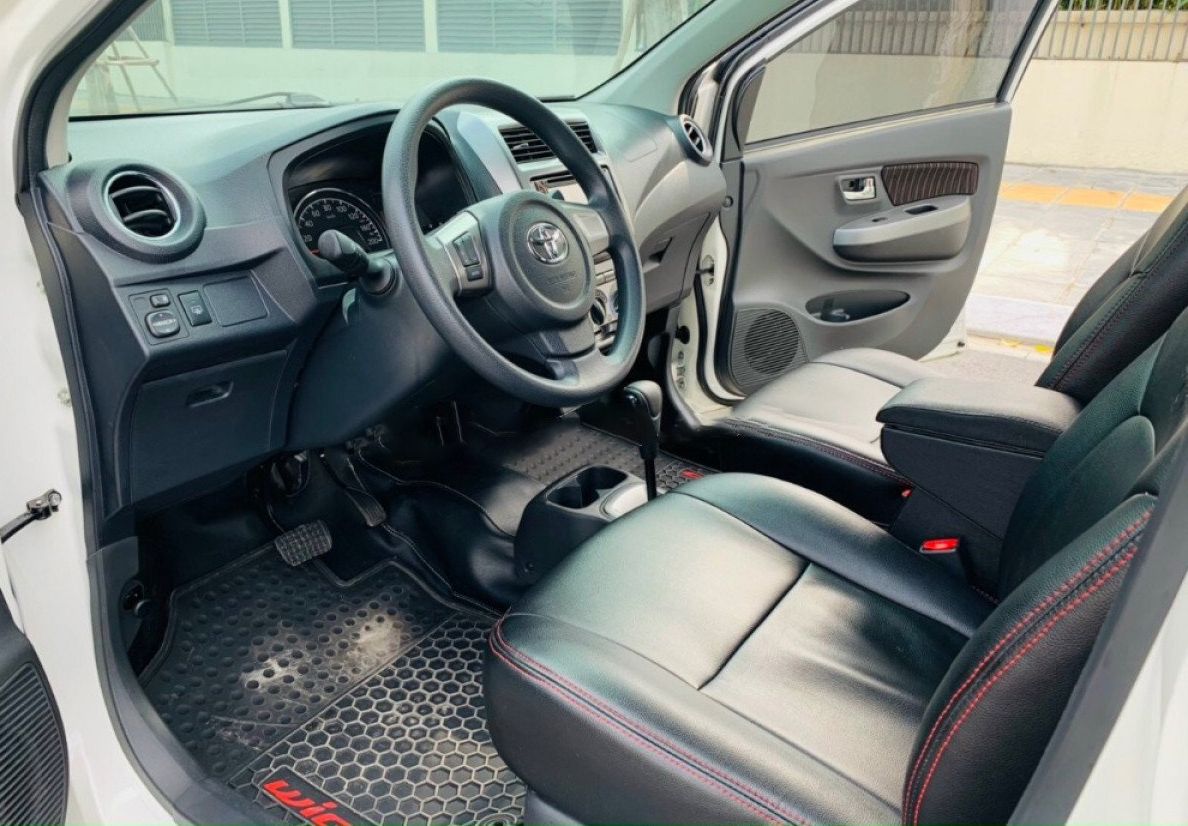 Toyota Wigo 2019 - Bán Toyota Wigo năm 2019, màu trắng, nhập khẩu