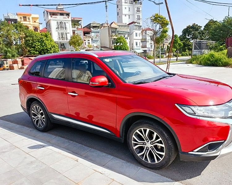 Mitsubishi Outlander   2.0 AT Limited 2018 - Bán ô tô Mitsubishi Outlander 2.0 AT Limited sản xuất năm 2018, màu đỏ  