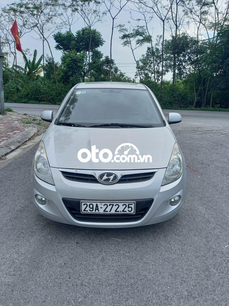 Hyundai i20  AT 2011 - Bán Hyundai i20 AT sản xuất 2011, màu bạc, nhập khẩu  