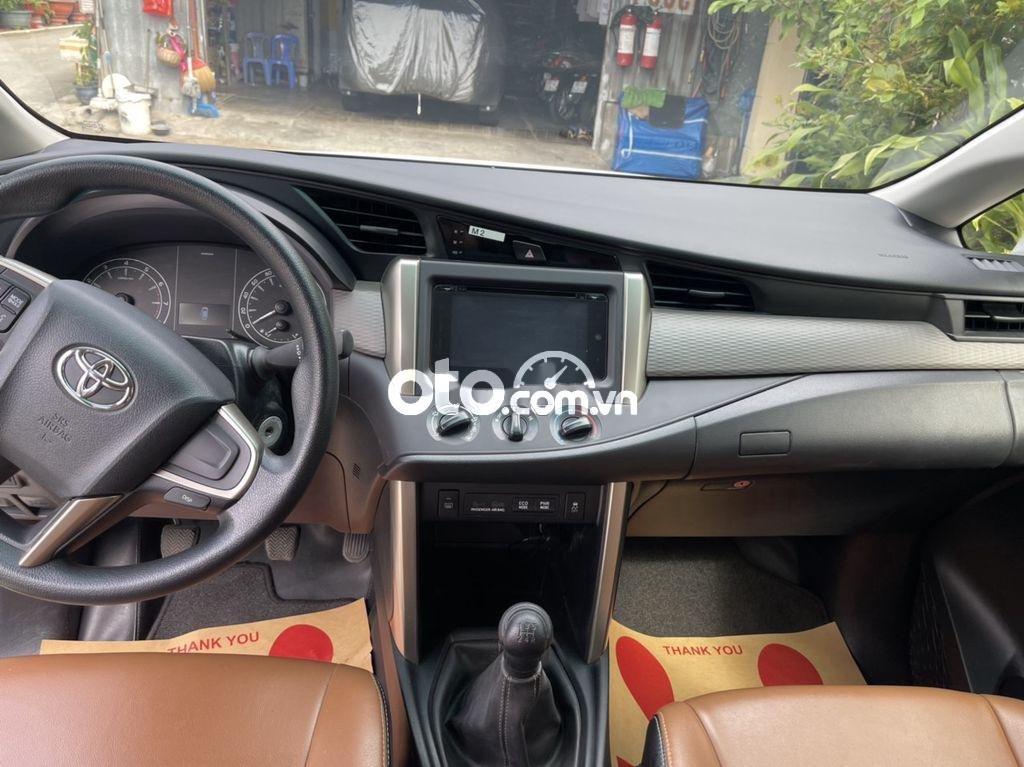 Toyota Innova  2.0E   2019 - Bán xe Toyota Innova 2.0E sản xuất 2019, màu trắng xe gia đình