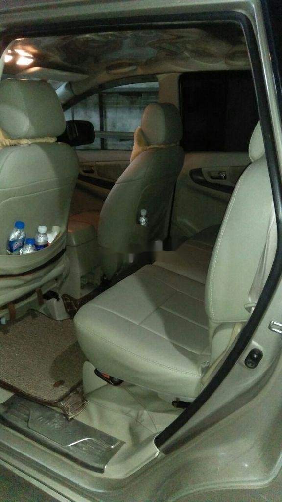 Toyota Innova 2014 - Cần bán xe Toyota Innova năm sản xuất 2014 còn mới