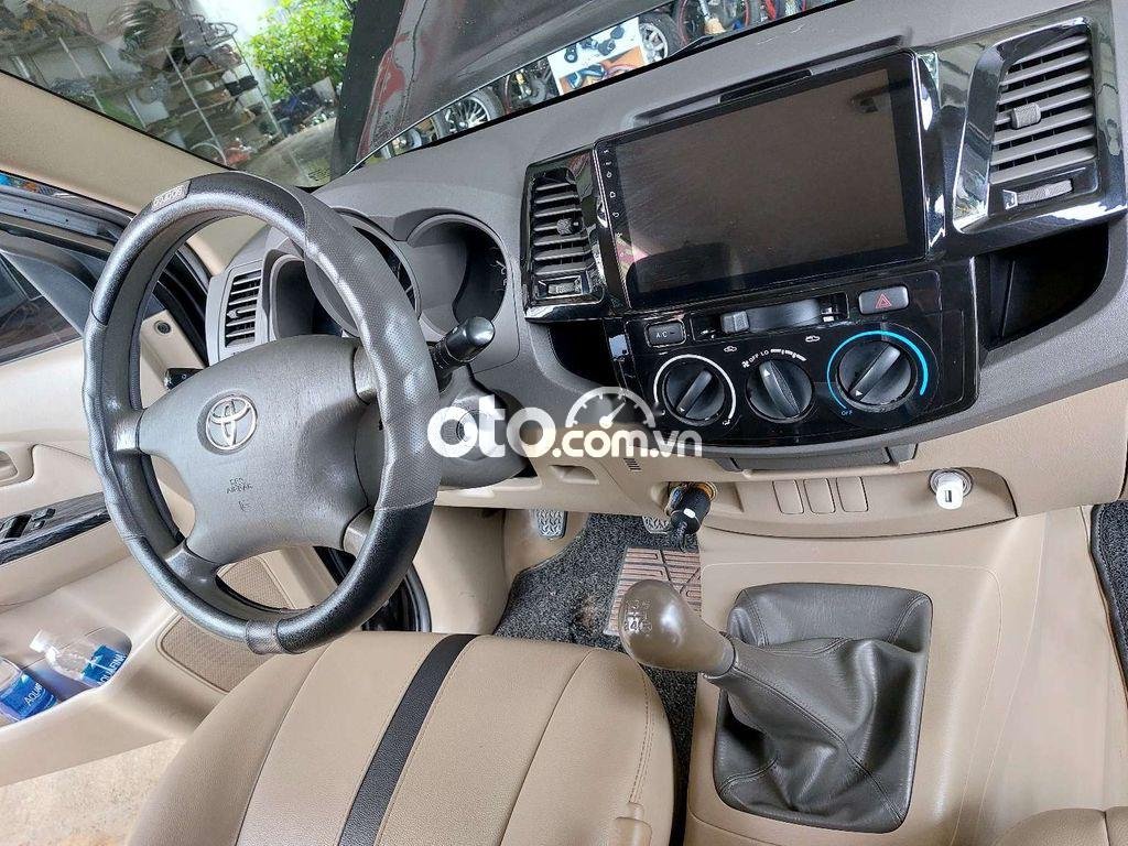 Toyota Hilux 2011 - Cần bán xe Toyota Hilux đời 2011, màu đen, nhập khẩu  