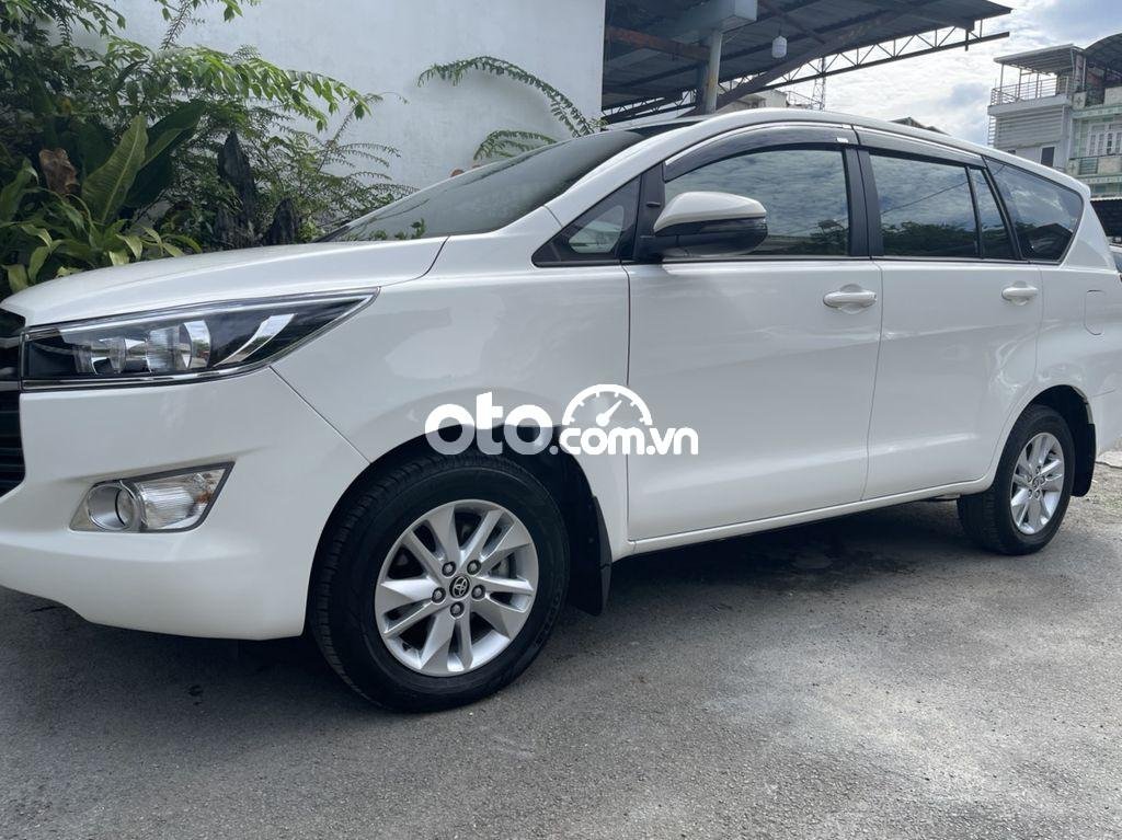 Toyota Innova  2.0E   2019 - Bán xe Toyota Innova 2.0E sản xuất 2019, màu trắng xe gia đình