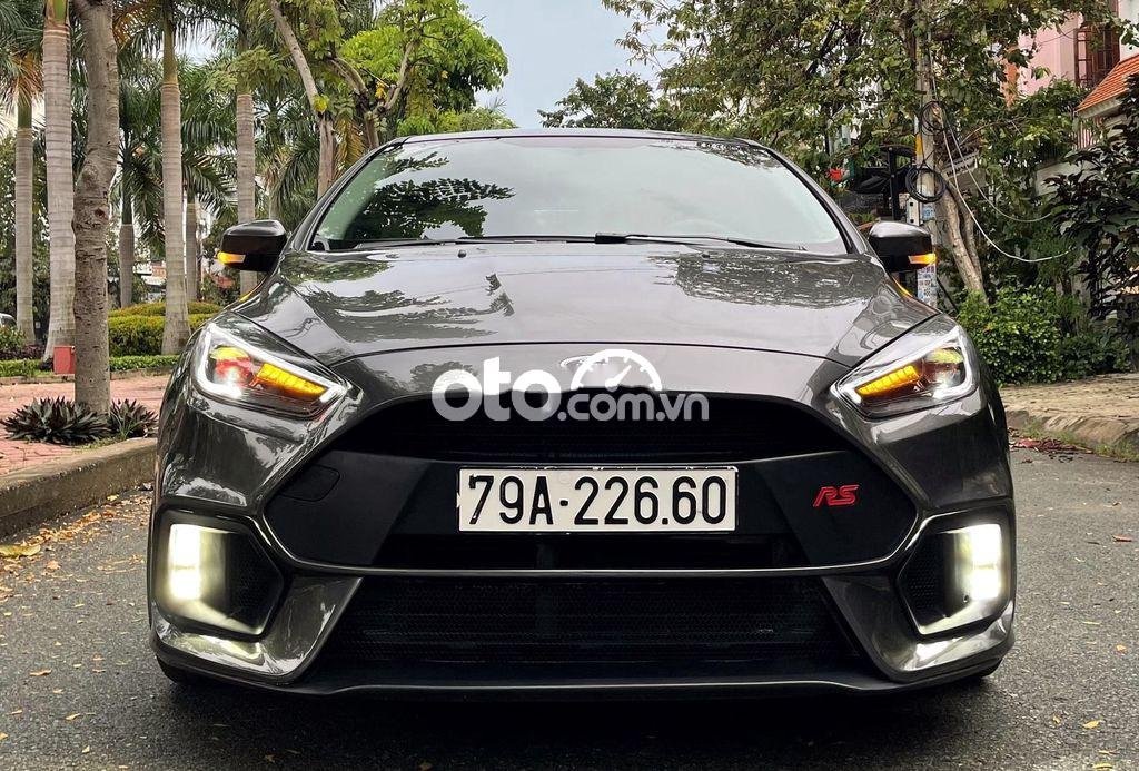 Ford Focus 2018 - Bán xe Ford Focus đời 2018, màu xám còn mới