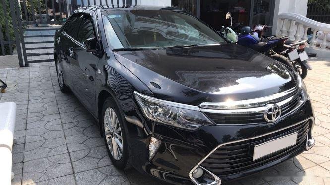 Toyota Camry 2.5G 2019 - Cần bán lại xe Toyota Camry 2.5G 2019, màu đen còn mới, giá 999tr