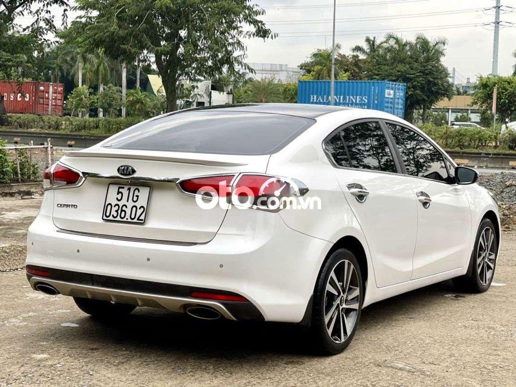 Kia Cerato 2018 - Cần bán lại xe Kia Cerato năm 2018, màu trắng, xe nhập