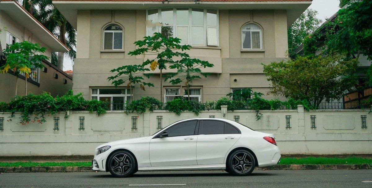 Mercedes-Benz C300 2021 - Bán Mercedes C300 AMG năm 2021, màu trắng