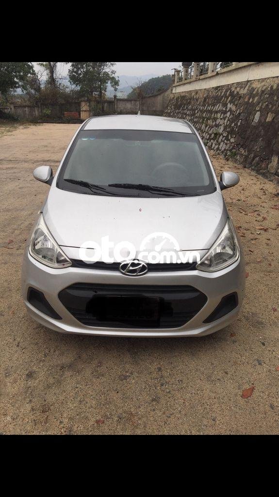 Hyundai Grand i10 2015 - Cần bán lại xe Hyundai Grand i10 sản xuất năm 2015, màu bạc 