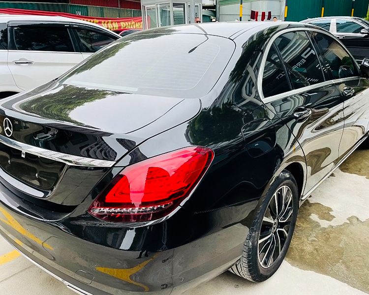 Mercedes-Benz C200   2019 - Cần bán xe Mercedes sản xuất 2019, màu đen còn mới