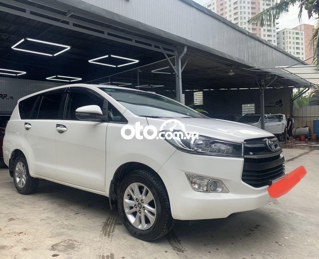 Toyota Innova 2018 - Bán Toyota Innova 2018, màu trắng xe gia đình