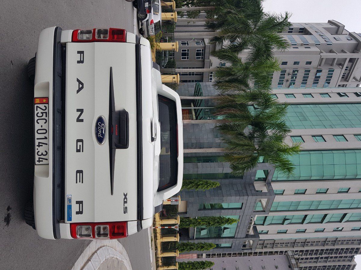 Ford Ranger 2015 - Bán Ford Ranger sản xuất năm 2015, màu trắng, nhập khẩu nguyên chiếc giá cạnh tranh