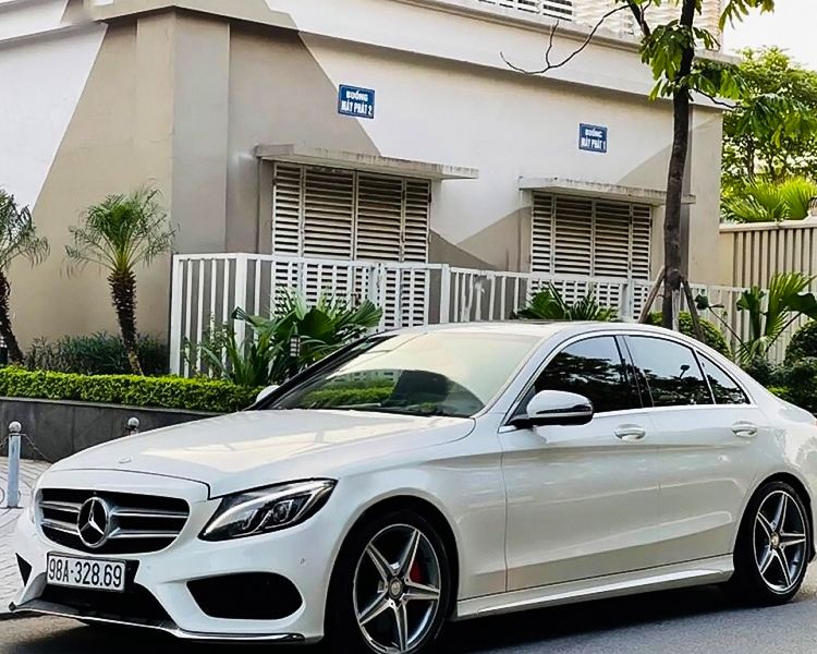 Mercedes-Benz C300 2016 - Bán xe Mercedes C300 năm 2016, màu trắng