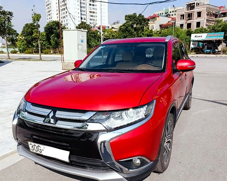 Mitsubishi Outlander   2.0 AT Limited 2018 - Bán ô tô Mitsubishi Outlander 2.0 AT Limited sản xuất năm 2018, màu đỏ  