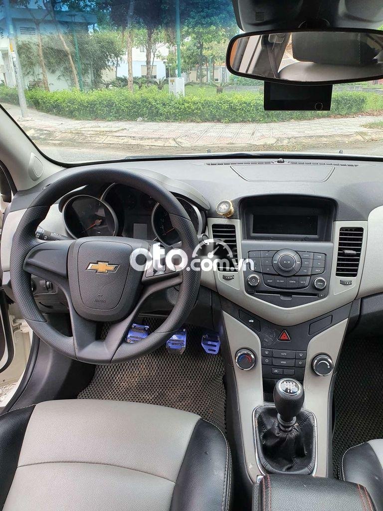 Chevrolet Cruze 2016 - Cần bán gấp Chevrolet Cruze đời 2016 còn mới, 298 triệu