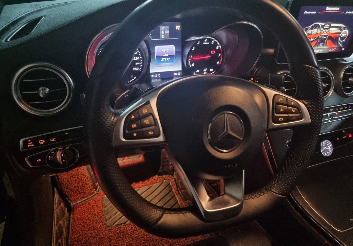 Mercedes-Benz C300 2015 - Cần bán Mercedes C300 năm sản xuất 2015, màu đen, nhập khẩu