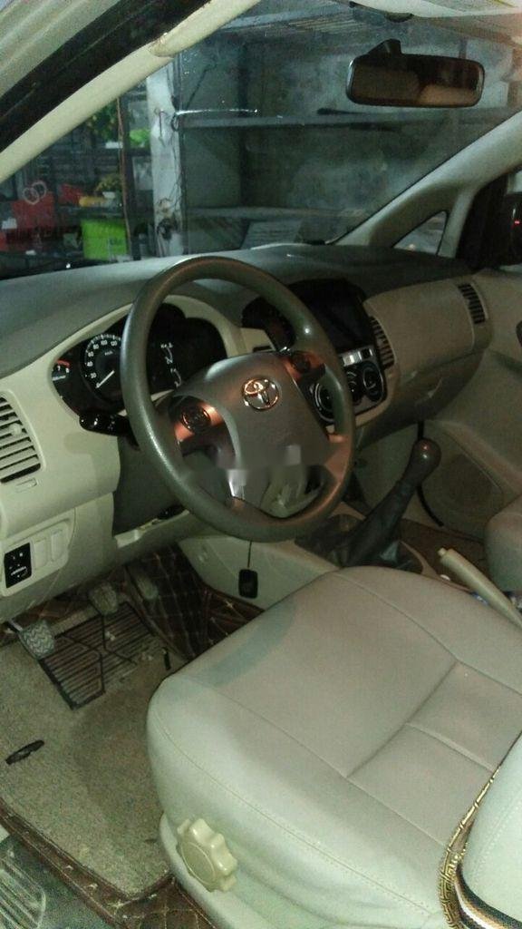 Toyota Innova 2014 - Cần bán xe Toyota Innova năm sản xuất 2014 còn mới