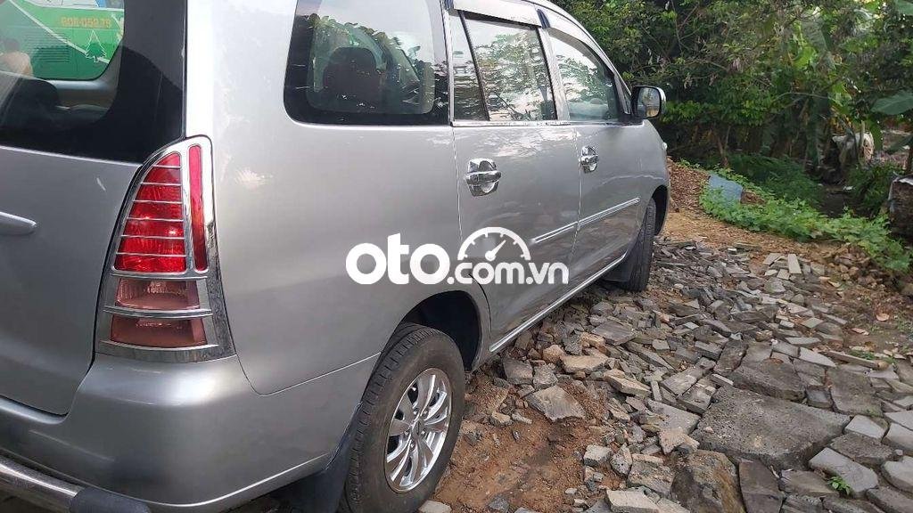 Toyota Innova     2008 - Bán Toyota Innova năm sản xuất 2008, màu bạc còn mới, giá tốt