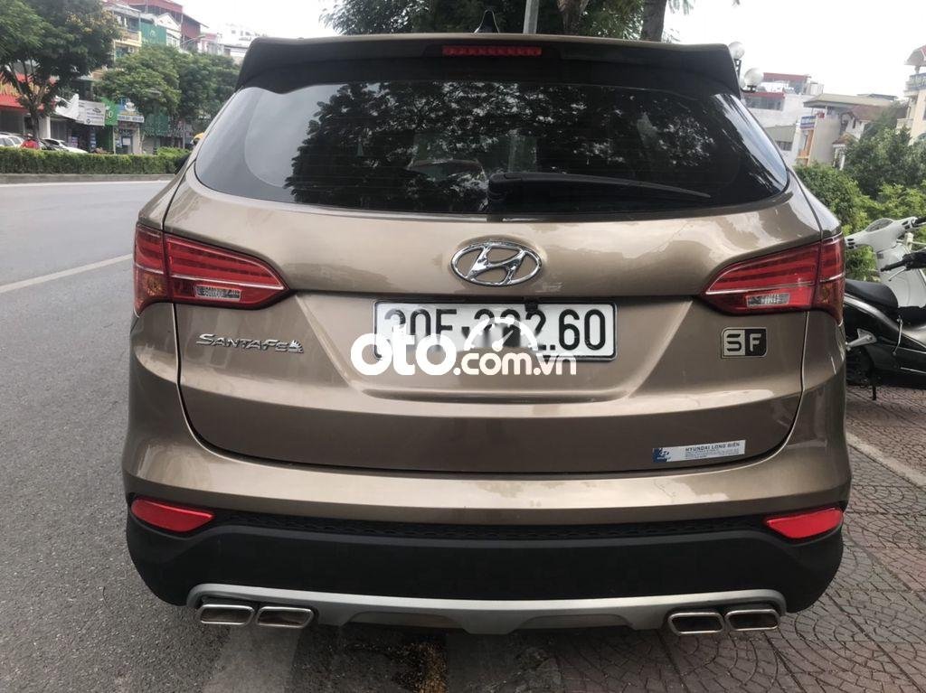 Hyundai Santa Fe    2016 - Bán Hyundai Santa Fe sản xuất 2016, màu nâu còn mới