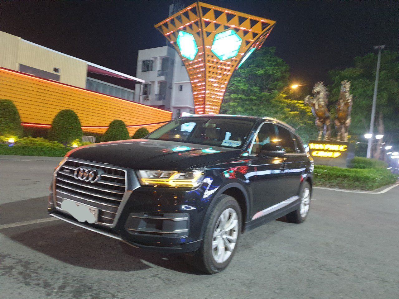 Audi Q7 2016 - Bán Audi Q7 2.0l sx 2016,đăng ký 2017, màu đen