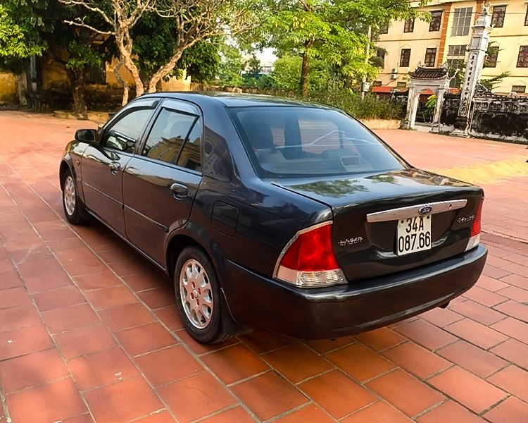 Ford Laser   Deluxe 1.6 MT 2002 - Xe Ford Laser Deluxe 1.6 MT năm 2002, màu xám