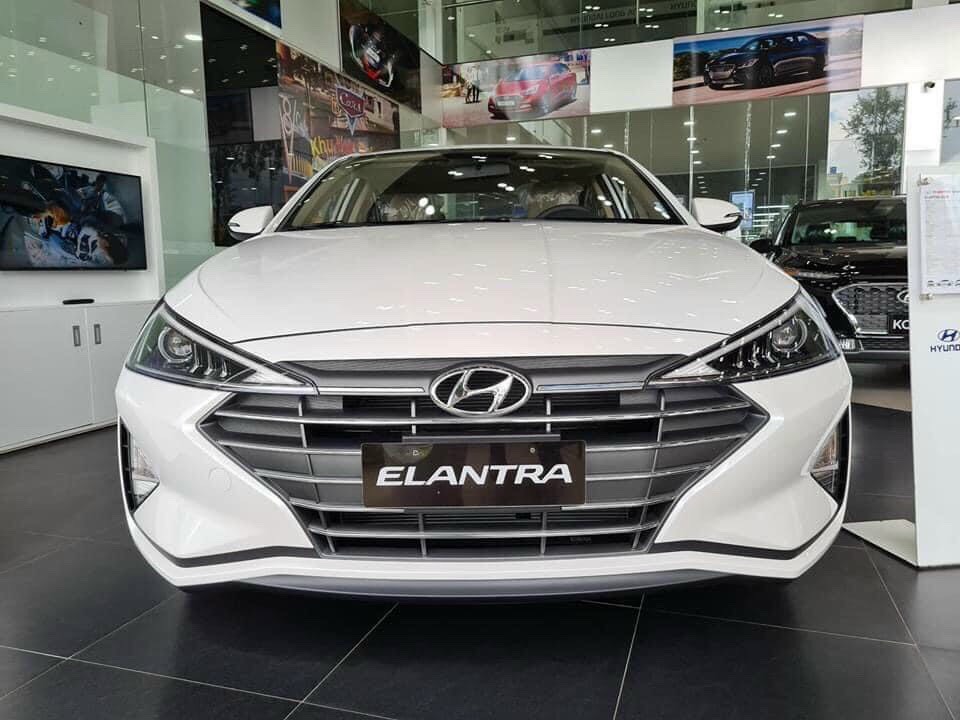 Hyundai Elantra 1.6 AT 2021 - Cần bán xe Hyundai Elantra 1.6 AT năm 2021, màu trắng, 655 triệu