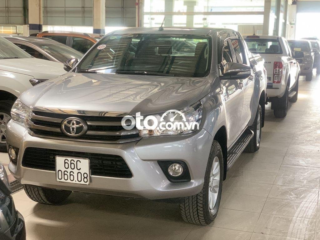 Toyota Hilux 2016 - Bán Toyota Hilux sản xuất 2016, màu xám, xe nhập, giá cạnh tranh