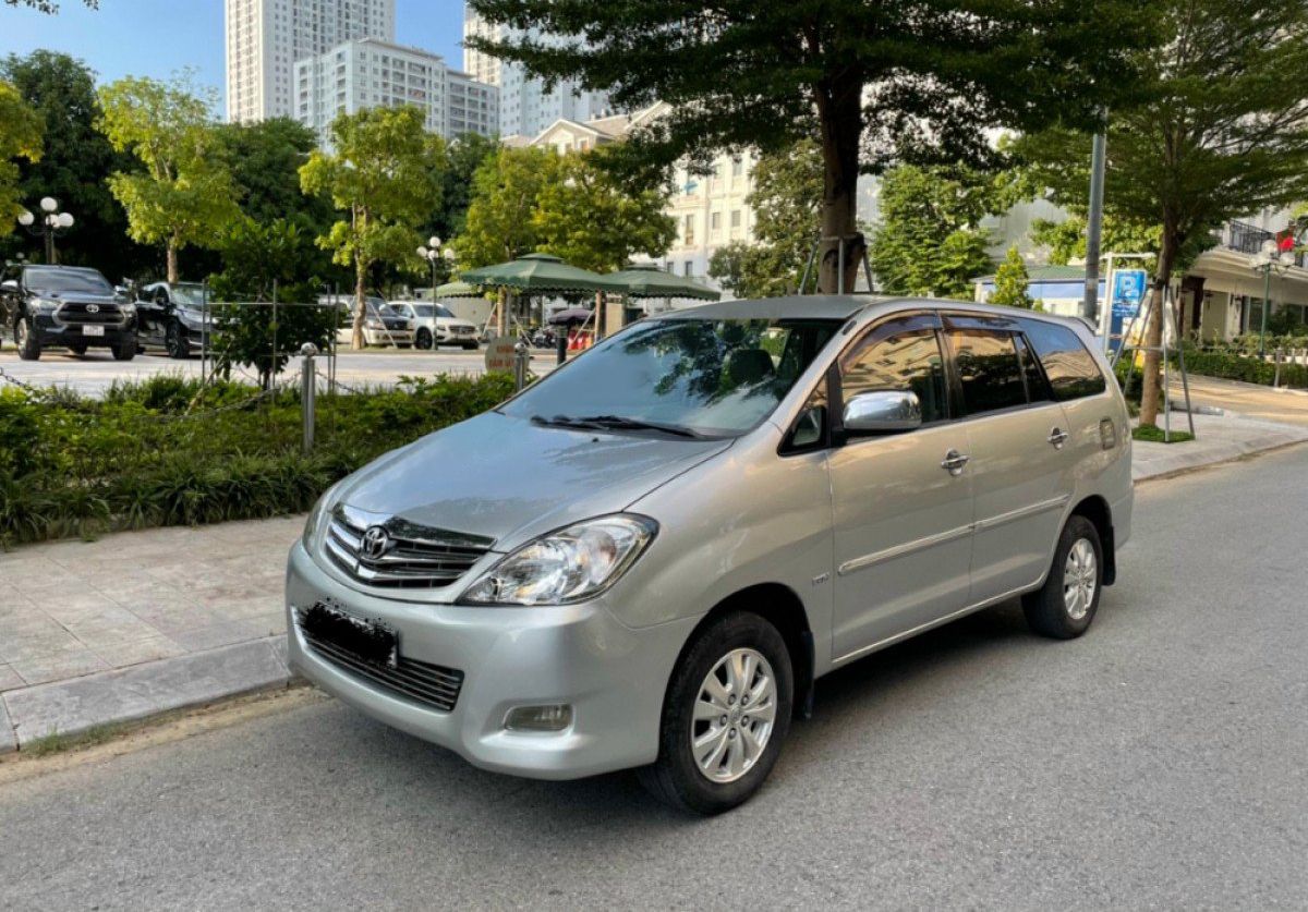 Toyota Innova   2.0 V  2009 - Bán Toyota Innova 2.0 V đời 2009, màu bạc