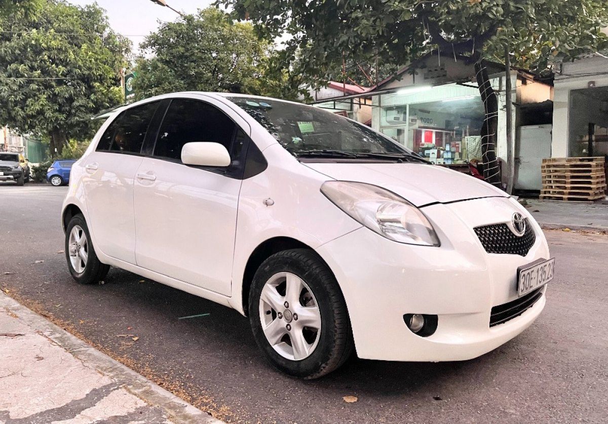 Toyota Yaris   1.3AT  2008 - Bán Toyota Yaris 1.3AT đời 2008, màu trắng, xe nhập