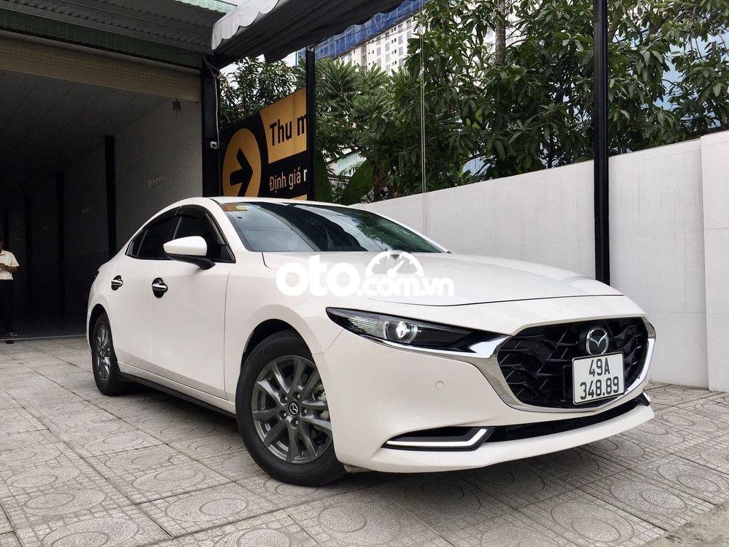 Mazda 3 2020 - Cần bán gấp Mazda 3 sản xuất 2020, màu trắng  