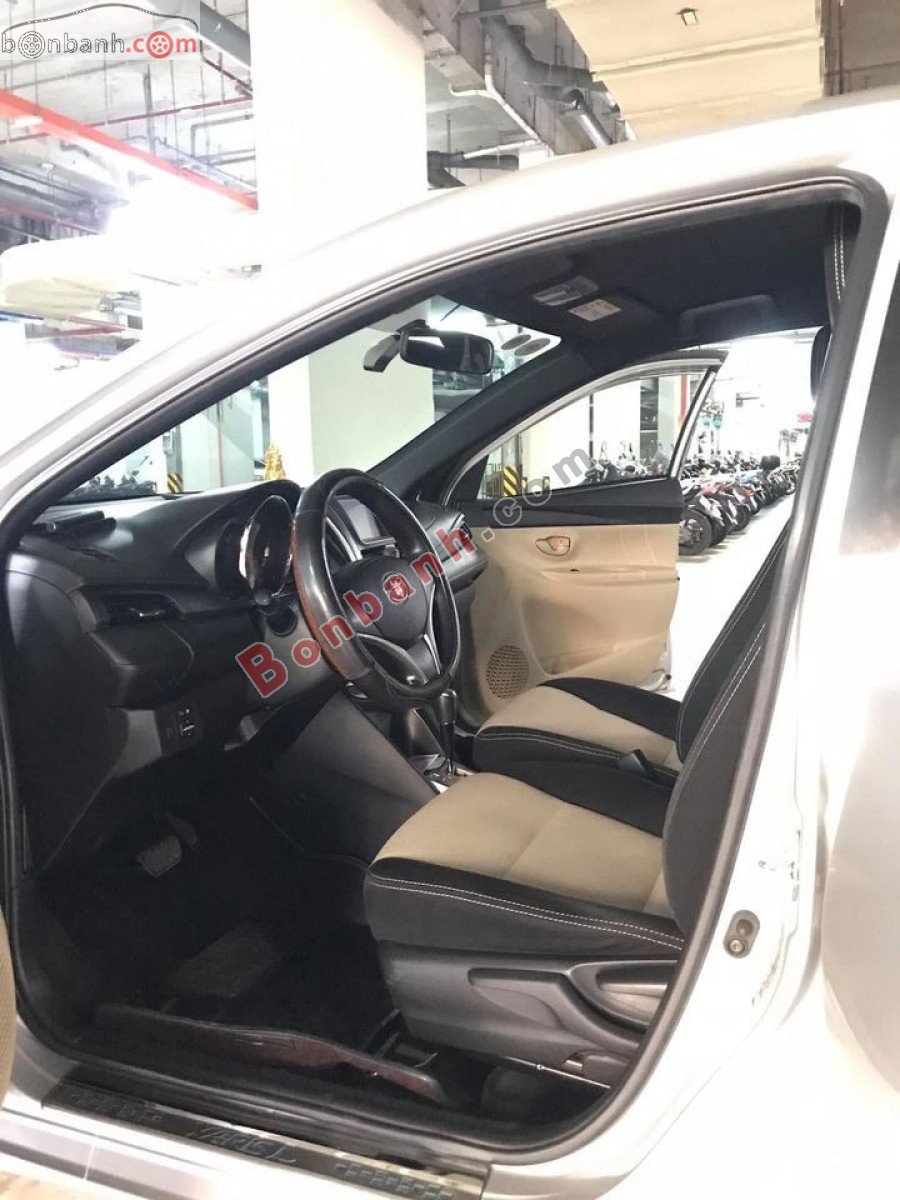 Toyota Yaris   1.3E  2015 - Bán xe Toyota Yaris 1.3E 2015, màu bạc, xe nhập xe gia đình
