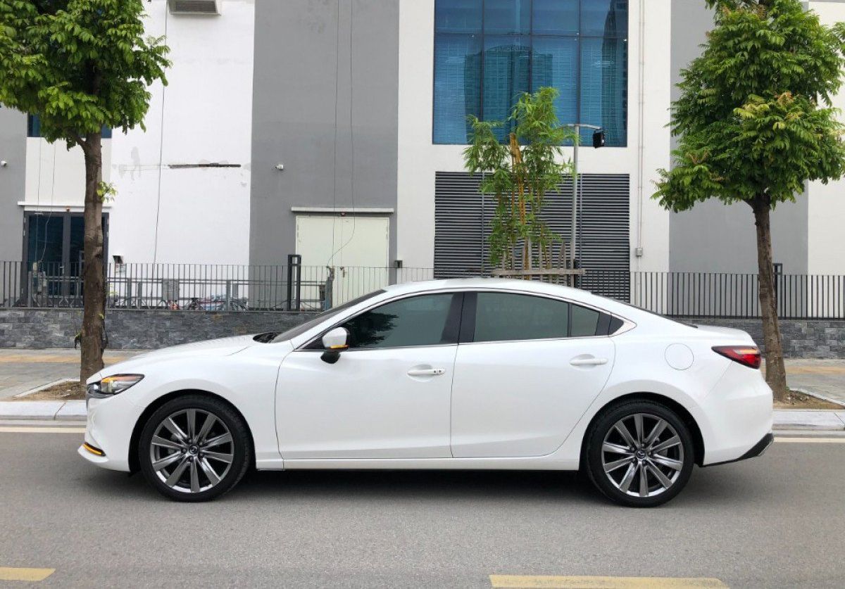 Mazda 6   Premium 2.5 AT  2020 - Cần bán xe Mazda 6 Premium 2.5 AT năm 2020, màu trắng, giá tốt
