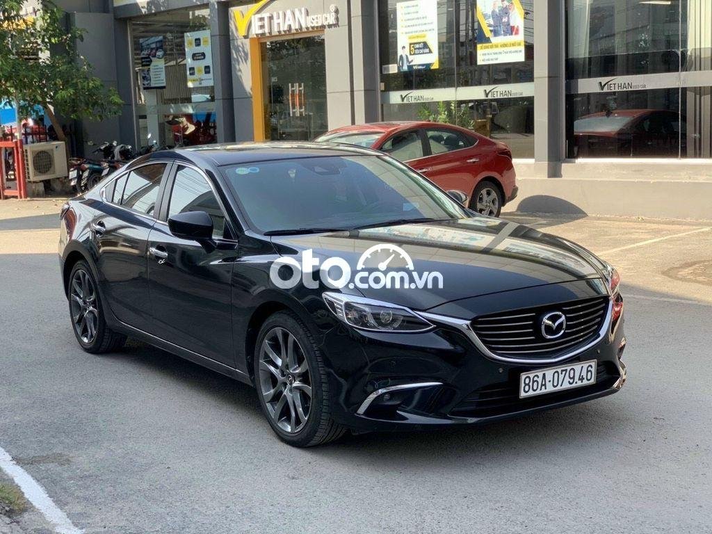 Mazda 6   2.0AT Premium 2018 - Cần bán gấp Mazda 6 2.0AT Premium năm sản xuất 2018, màu đen chính chủ, giá chỉ 708 triệu