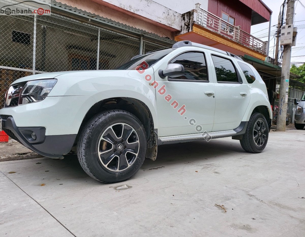 Renault Duster   2.0AT 4x4   2016 - Cần bán xe Renault Duster 2.0AT 4x4 sản xuất năm 2016, màu trắng 