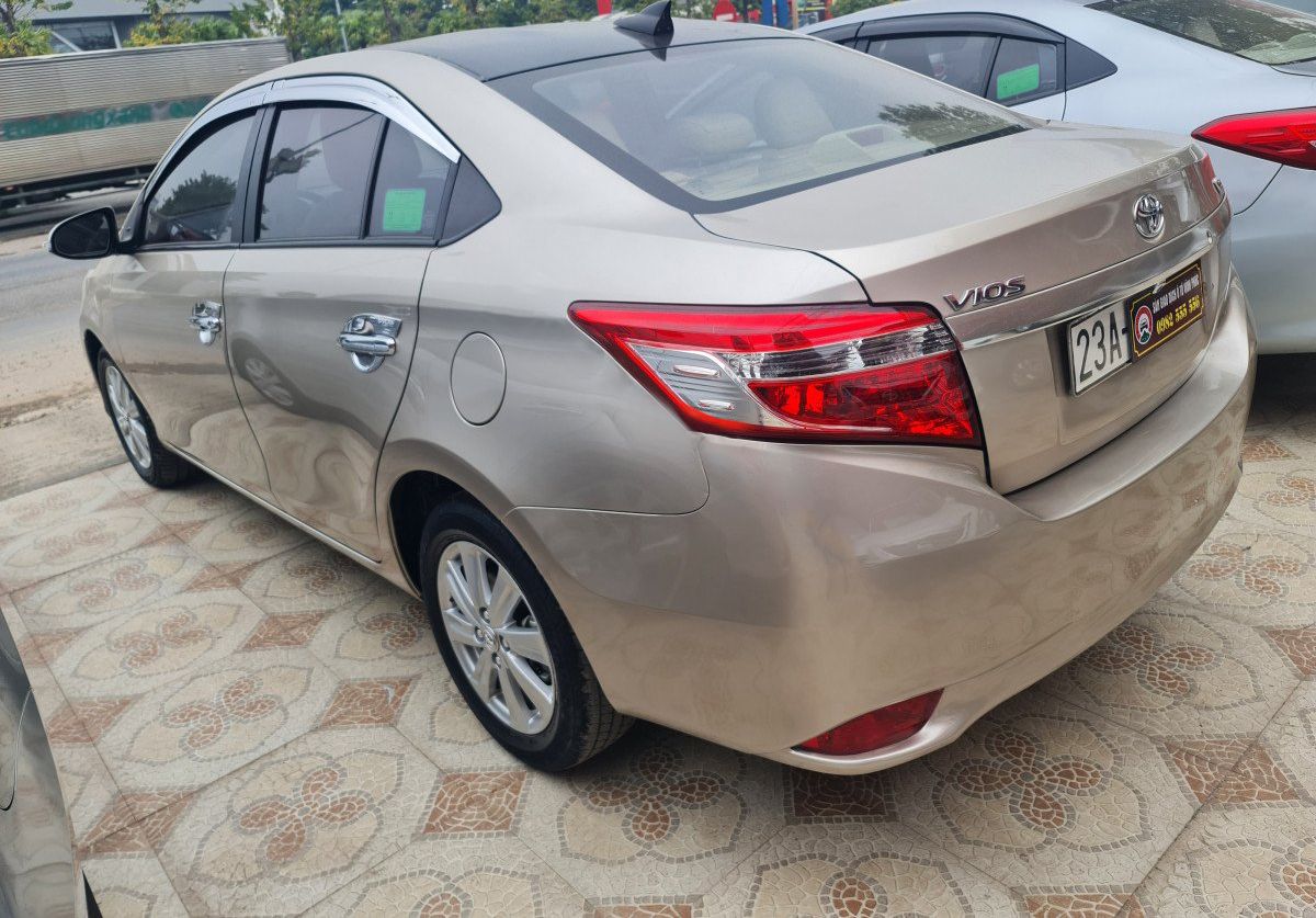 Toyota Vios   1.5E (AT)  2017 - Bán Toyota Vios 1.5E (AT) năm 2017 còn mới, giá tốt