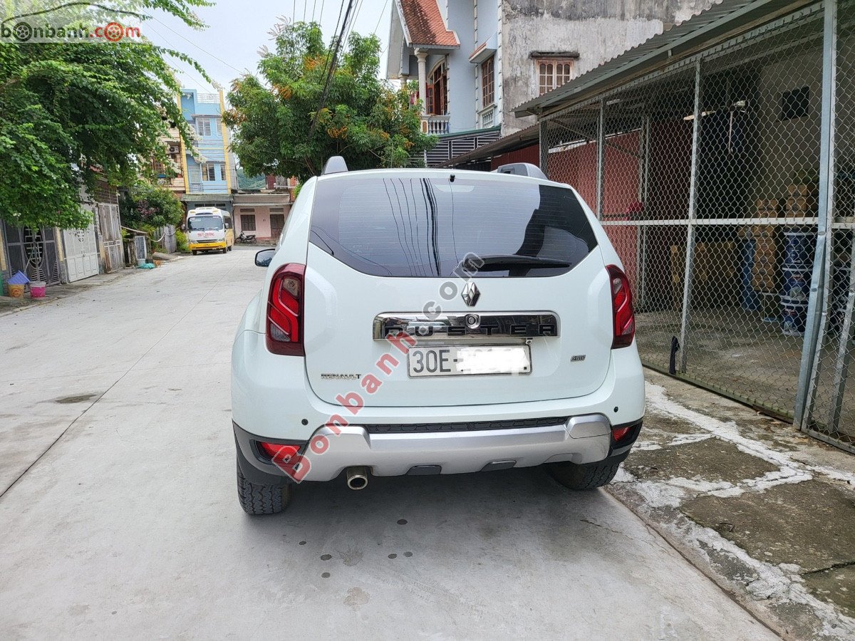 Renault Duster   2.0AT 4x4   2016 - Cần bán xe Renault Duster 2.0AT 4x4 sản xuất năm 2016, màu trắng 