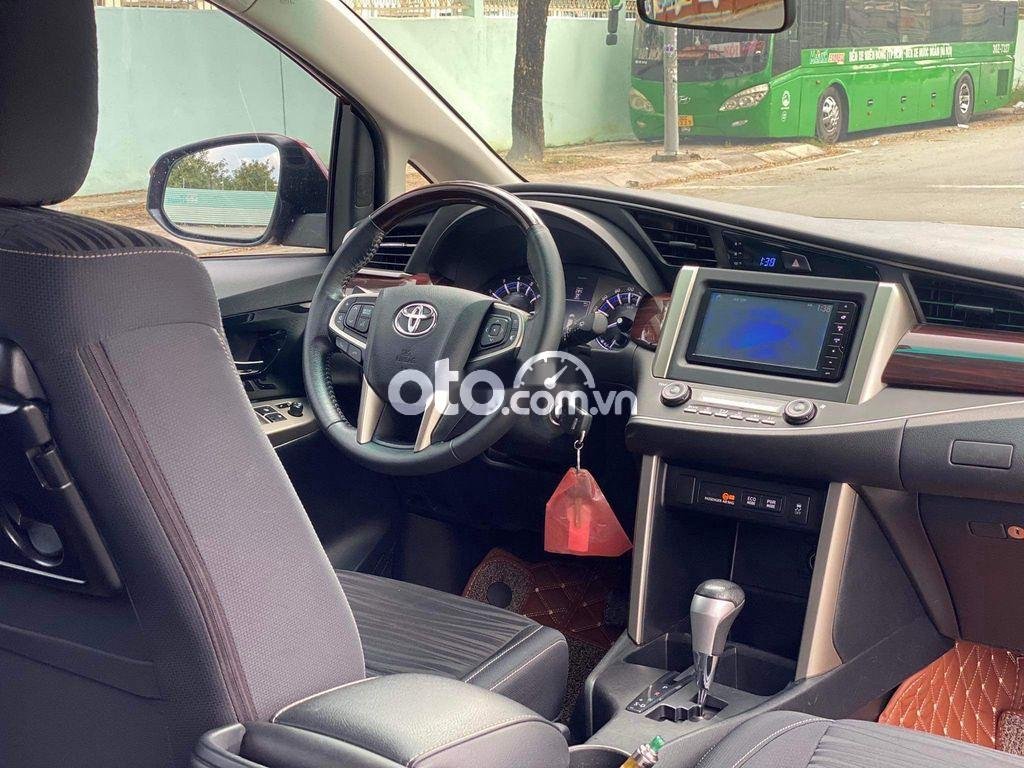 Toyota Innova Ventuner 2.0 AT  2019 - Bán Toyota Innova Ventuner 2.0 AT đời 2019, màu đỏ ít sử dụng, 652tr