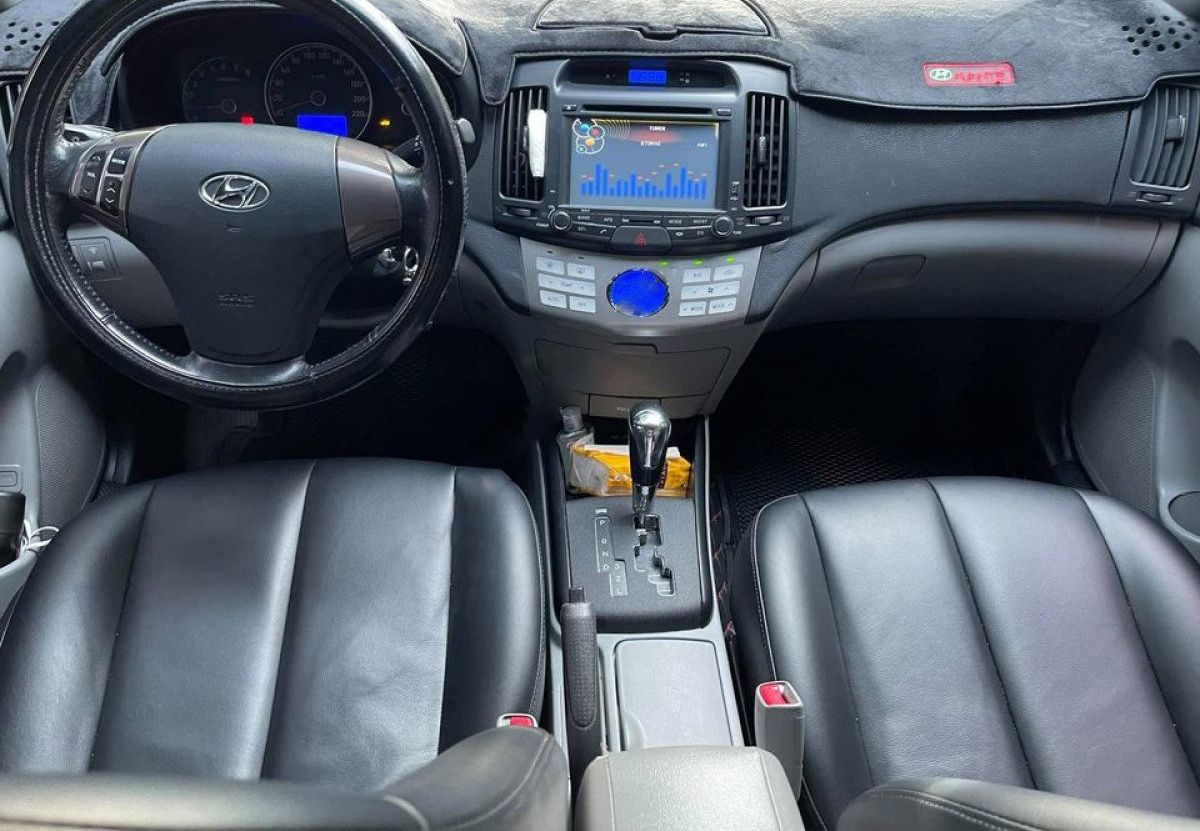 Hyundai Avante   1.6 AT  2014 - Xe Hyundai Avante 1.6 AT 2014, màu đen còn mới giá cạnh tranh