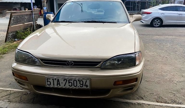 Toyota Camry   3.0   1995 - Bán Toyota Camry 3.0 đời 1995, màu vàng, nhập khẩu còn mới, 148tr