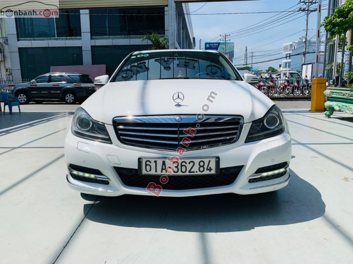 Mercedes-Benz C250   2014 - Cần bán lại xe Mercedes đời 2014, màu trắng còn mới, 630tr