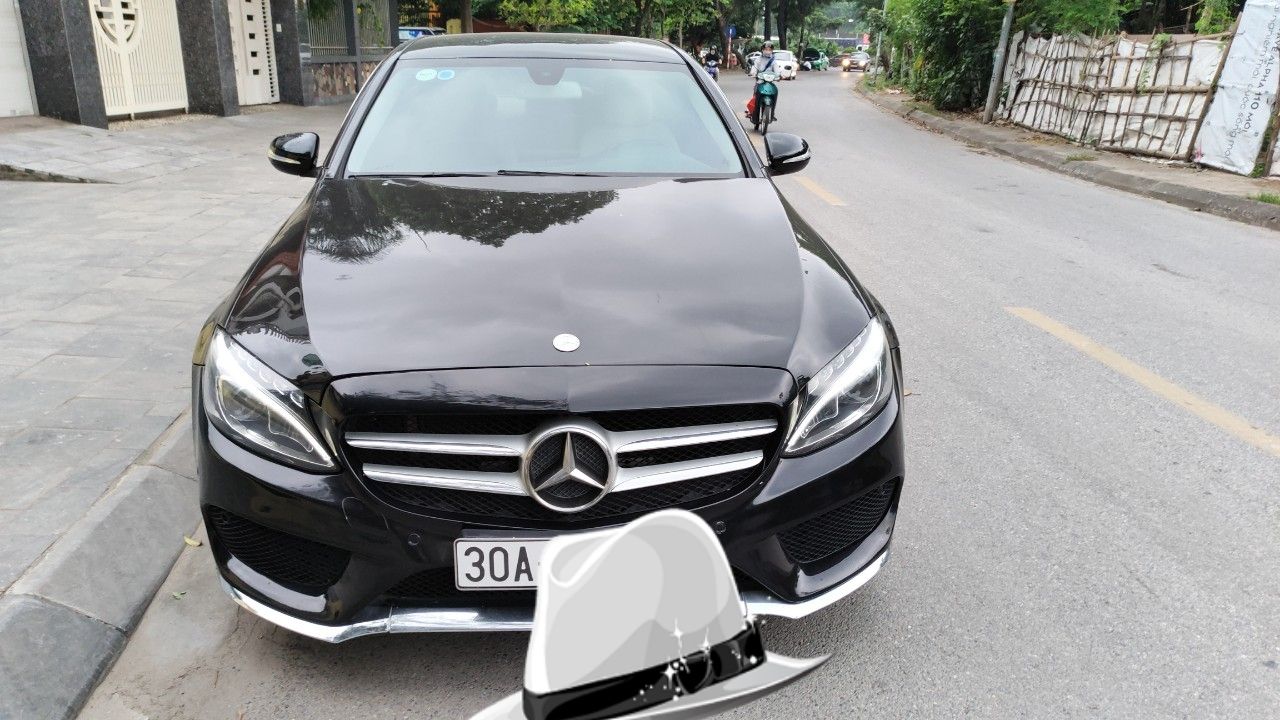 Mercedes-Benz 2015 - Màu đen