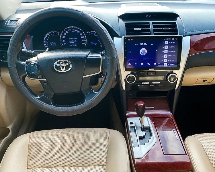 Toyota Camry 2013 - Bán xe Toyota Camry đời 2013, màu đen còn mới