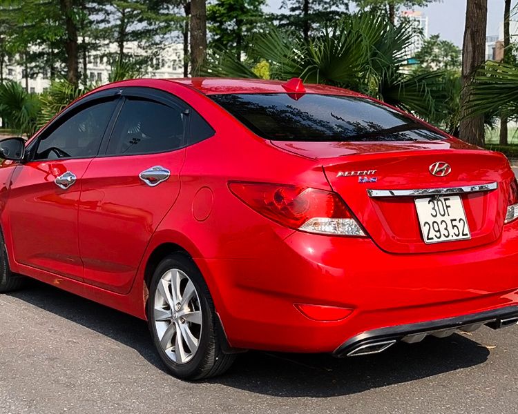 Hyundai Accent 2014 - Bán Hyundai Accent sản xuất 2014, màu đỏ, xe nhập còn mới