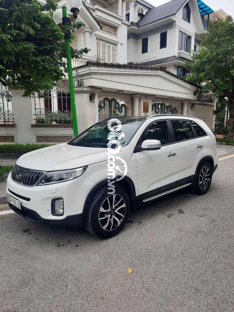 Kia Sorento 2019 - Cần bán Kia Sorento đời 2019, màu trắng còn mới, giá chỉ 860 triệu