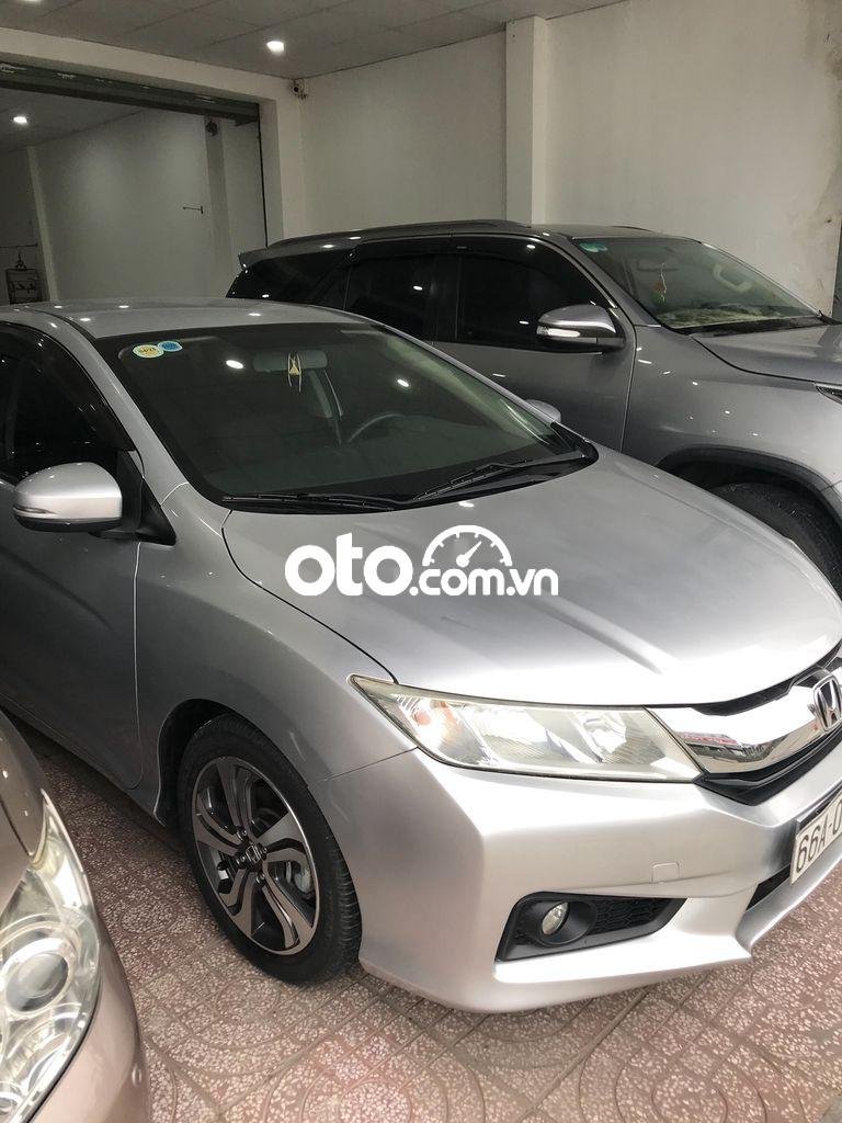 Honda City 2016 - Bán Honda City đời 2016, màu bạc còn mới