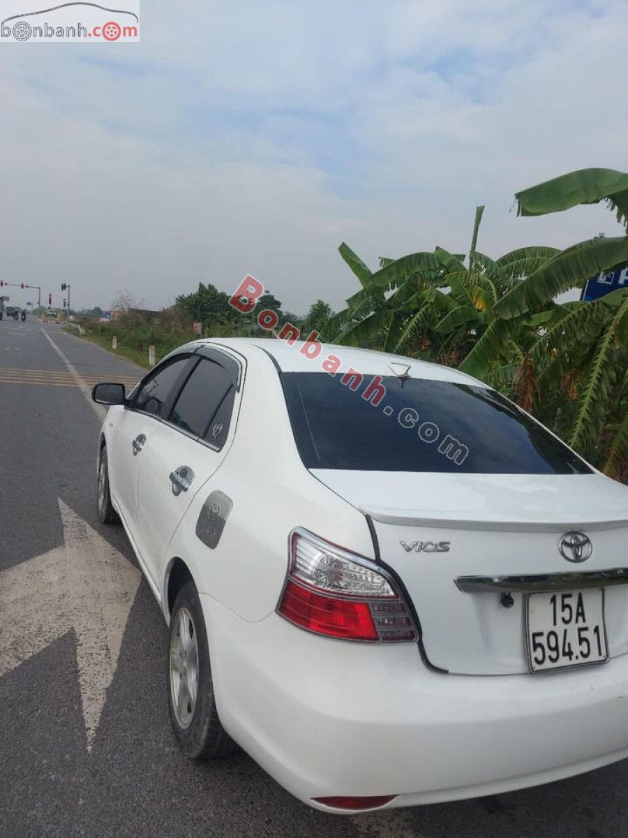 Toyota Vios   1.5MT 2011 - Bán ô tô Toyota Vios 1.5MT năm 2011, màu trắng, 166 triệu