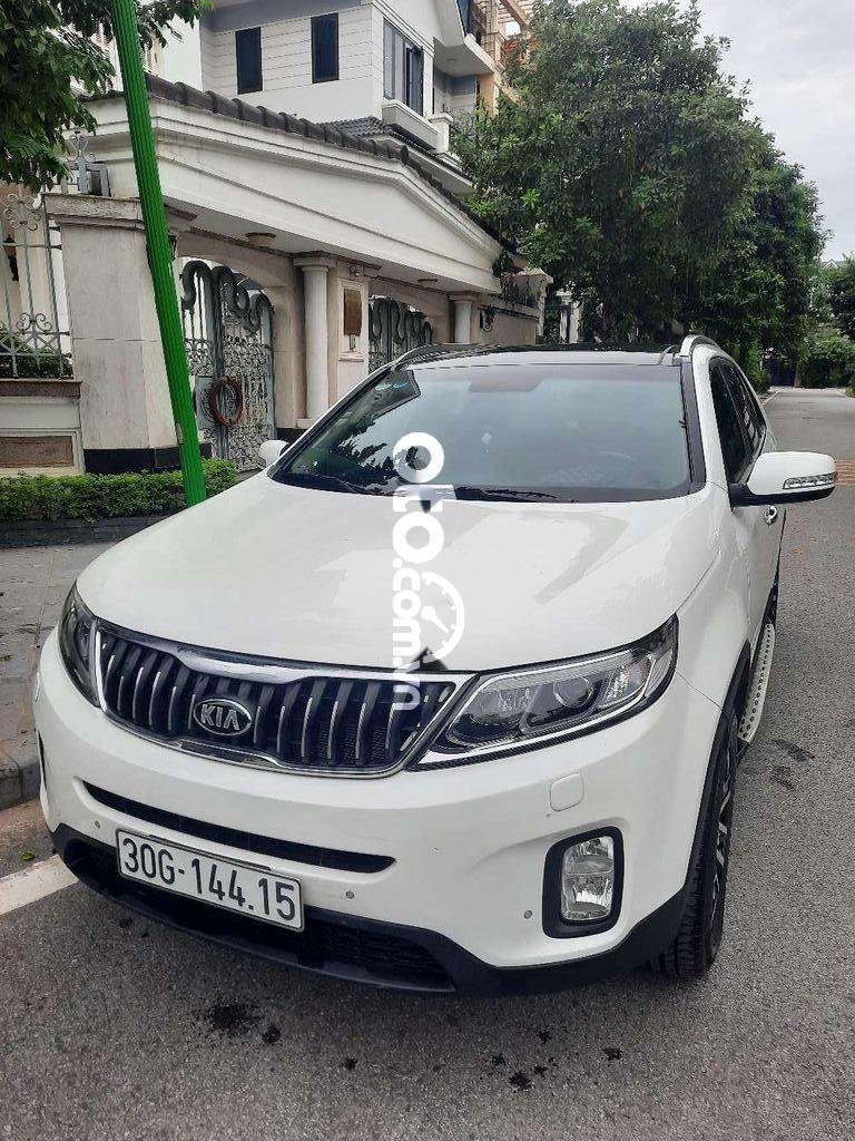 Kia Sorento 2019 - Cần bán Kia Sorento đời 2019, màu trắng còn mới, giá chỉ 860 triệu