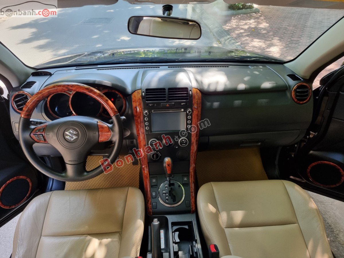 Suzuki Grand vitara   2.0L AT 4X4 2015 - Cần bán xe Suzuki Grand vitara 2.0L AT 4X4 2015, màu nâu, xe nhập