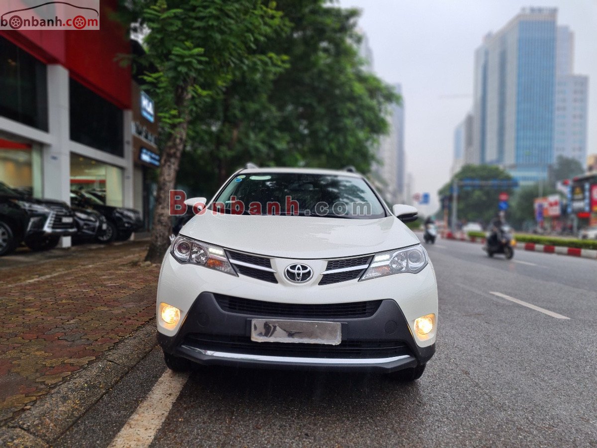 Toyota RAV4 2015 - Cần bán xe Toyota RAV4 2015, màu trắng, nhập khẩu nguyên chiếc, 985 triệu